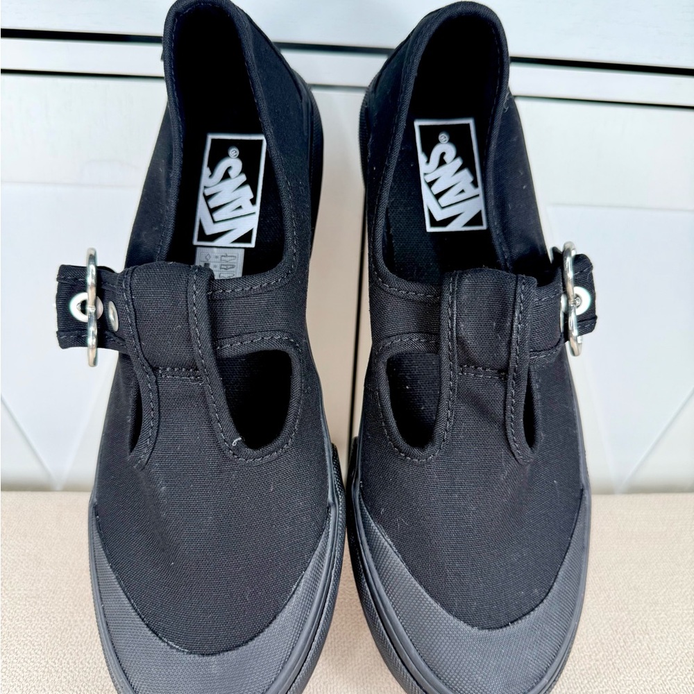 New Vans Style 93 Mary Jane All Black Canvas Heart Buckle Women's 5 1/2